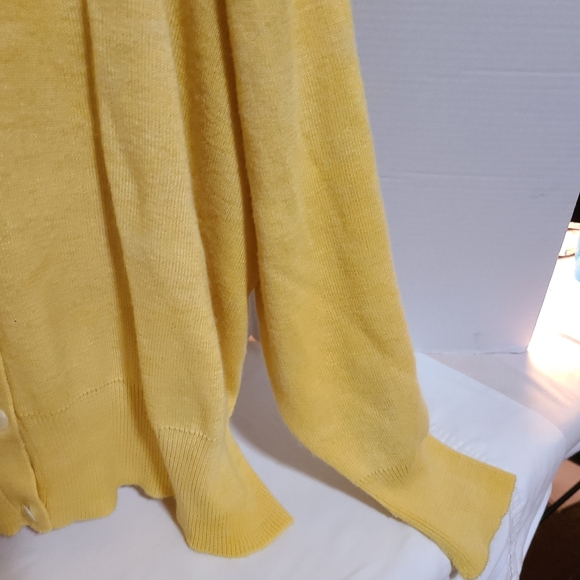 JACQUE AND KOKO WOMEN'S SIZE 26/28 GOLD COLLARED SUNSHINE YELLOW CARDIGAN - Picture 6 of 9